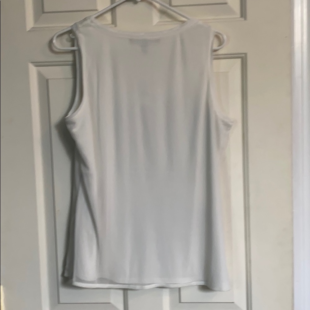 White House Black Market NWT appliqué emb sl top - Picture 3 of 3